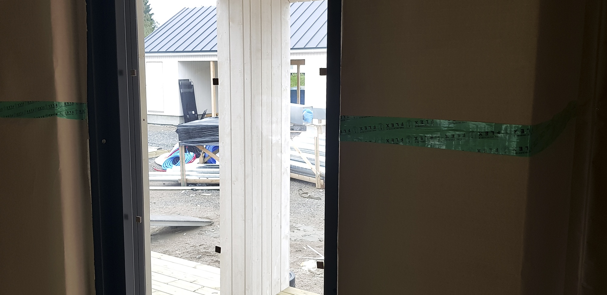 Ikkunoiden ja ulko-ovien laadussa ei kannata tinkia