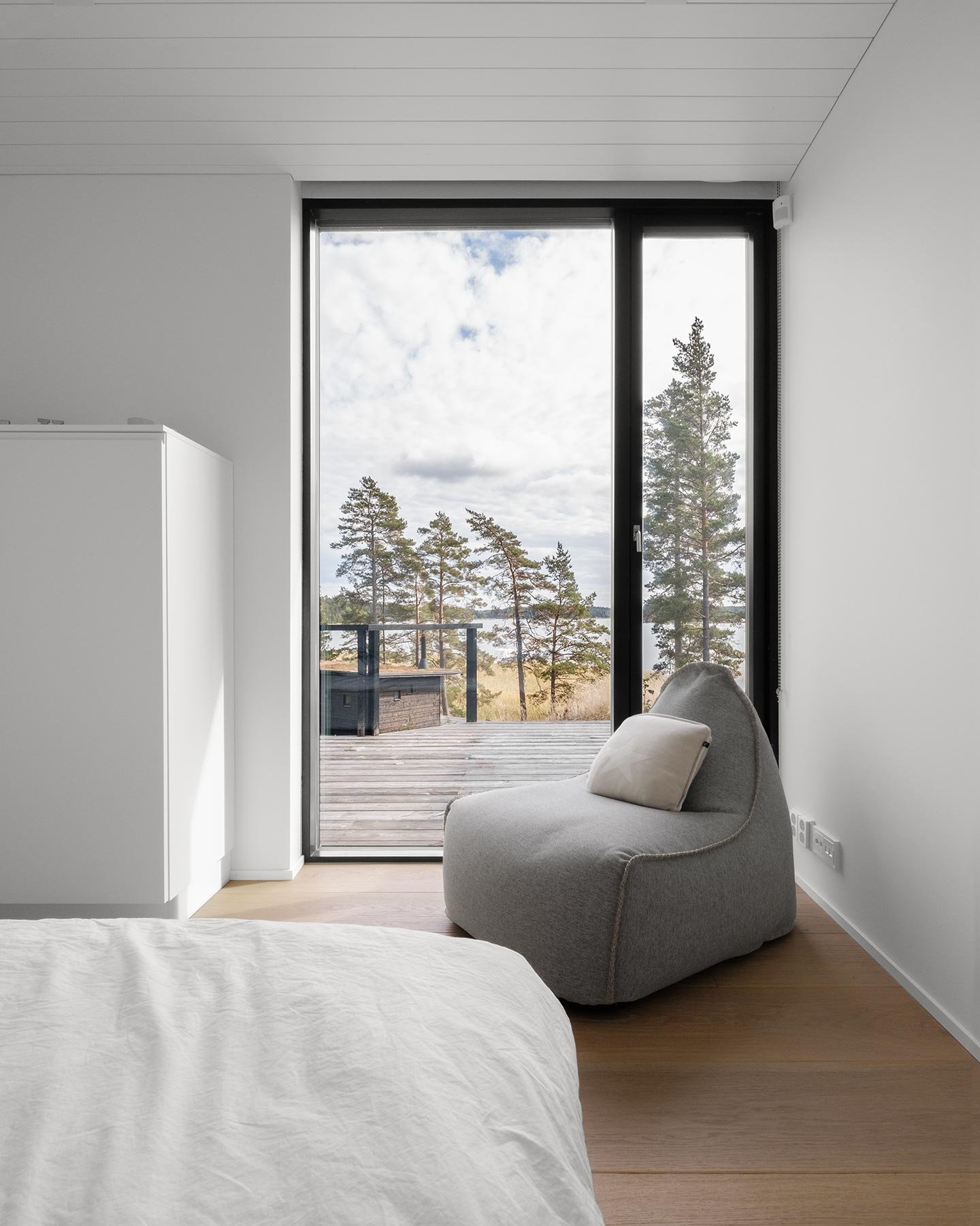 Huvila, sauna ja aitta Tammisaaressa