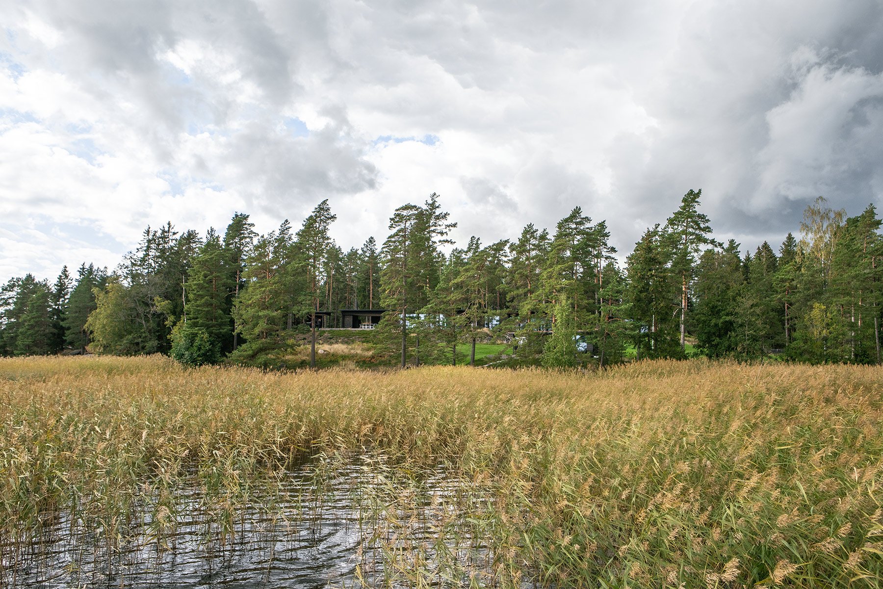 Huvila, sauna ja aitta Tammisaaressa